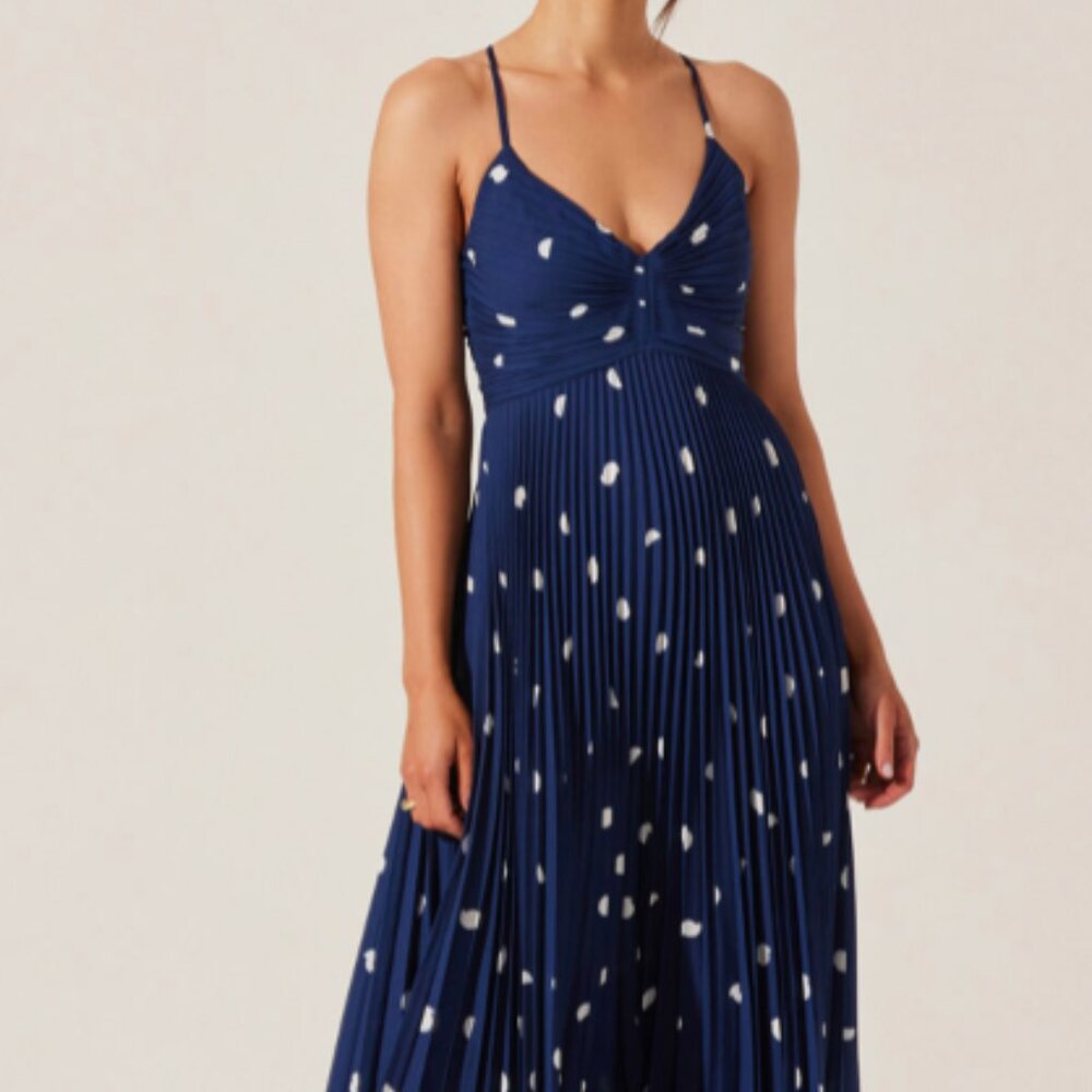 NEW ASTR Blythe Polka Dot Flowy Dress – Navy